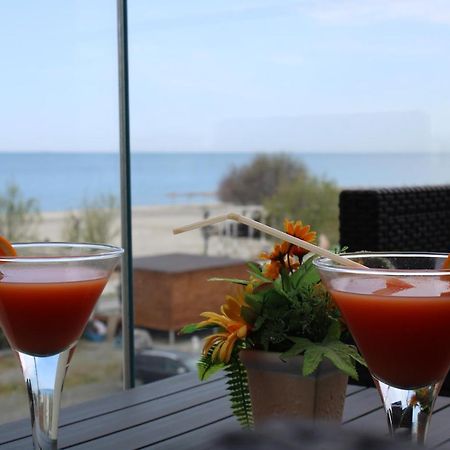 Golden Shell Apartment Mamaia Nord Năvodari Eksteriør bilde