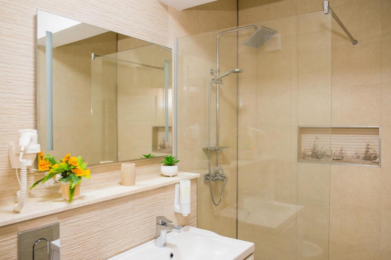 Golden Shell Apartment Mamaia Nord Năvodari Eksteriør bilde